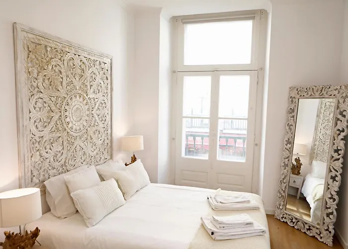 Falua Apartment - By Mayoral